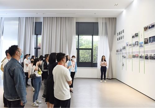 古老文化與現(xiàn)代產(chǎn)業(yè)擦出時代火花 融媒體采訪團感受 經(jīng)開厚度 和 經(jīng)開速度