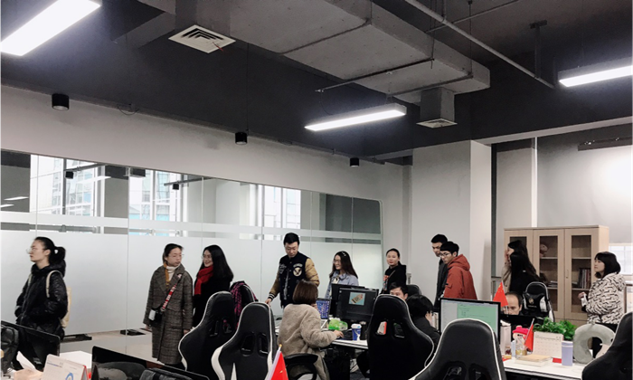 我院赴實(shí)習(xí)基地開展醫(yī)藥軟件中期檢查與見(jiàn)習(xí)交流，深化成都軟件開發(fā)實(shí)踐合作